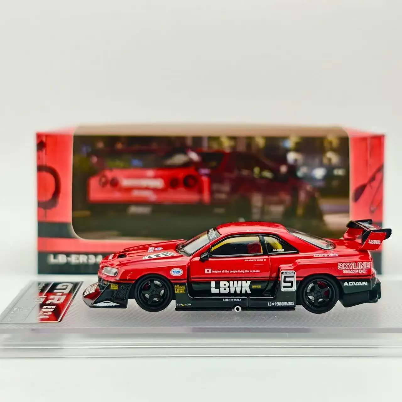 Модель призмы 1:64 nissan skyline - Фотография_3