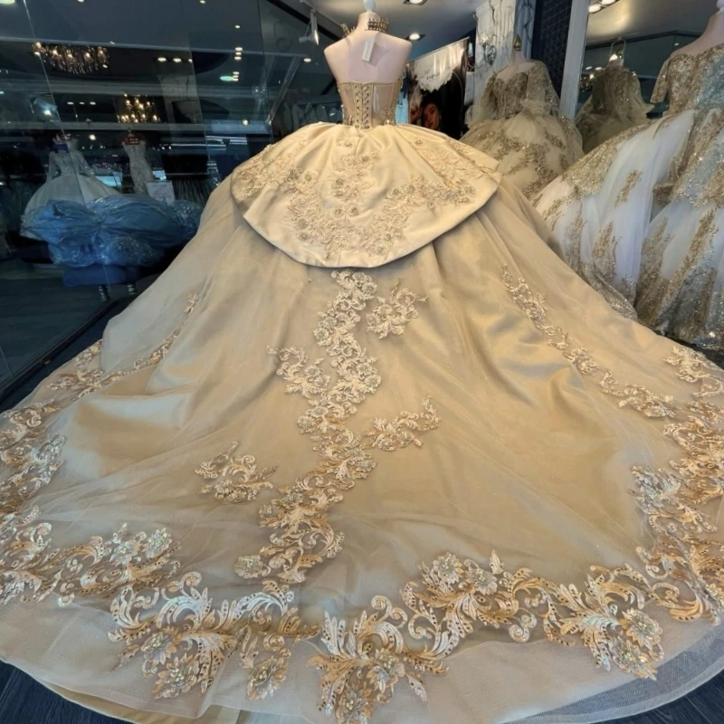 Блестящее бальное платье цвета шампанского - Фотография_4