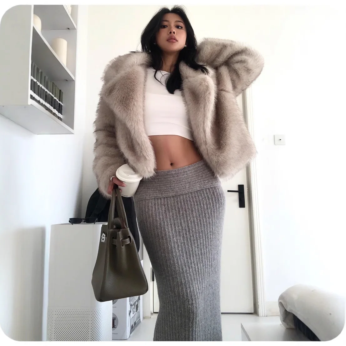 Женские короткие пальто из искусственного лисьего меха - Фотография_3