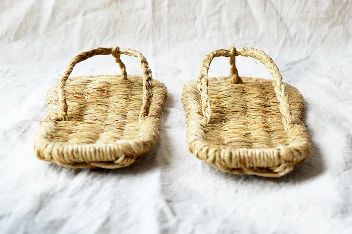 Соломенные сандалии для мужчин и женщин - Фотография_3