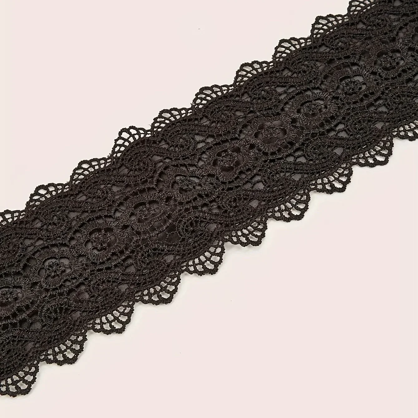 Кружевной пояс с галстуком-бабочкой вокруг мягкой искусственной кожи - Фотография_3