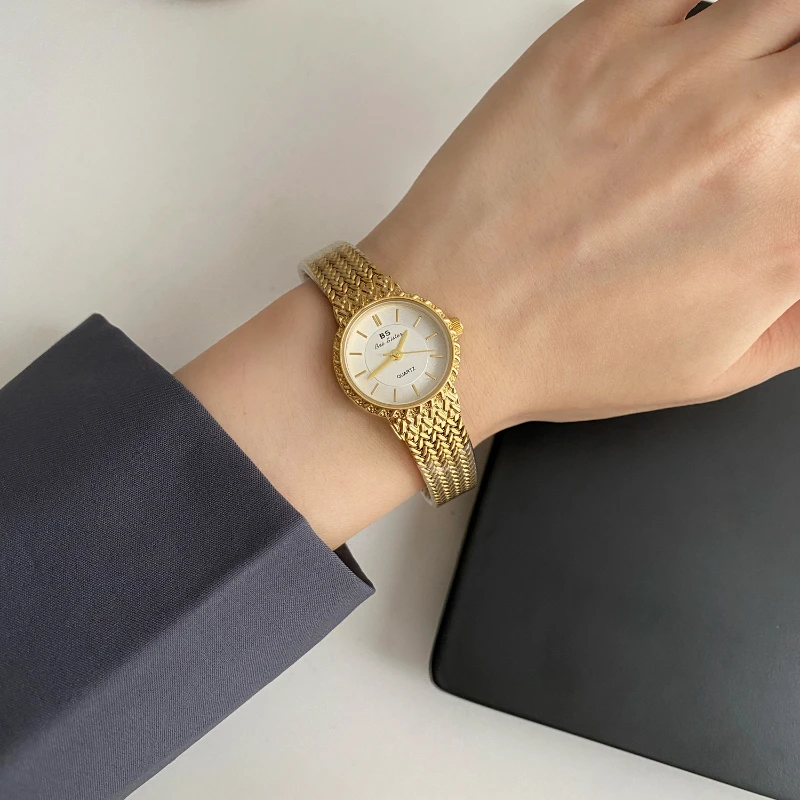 Часы наручные женские кварцевые с маленьким циферблатом - Фотография_2