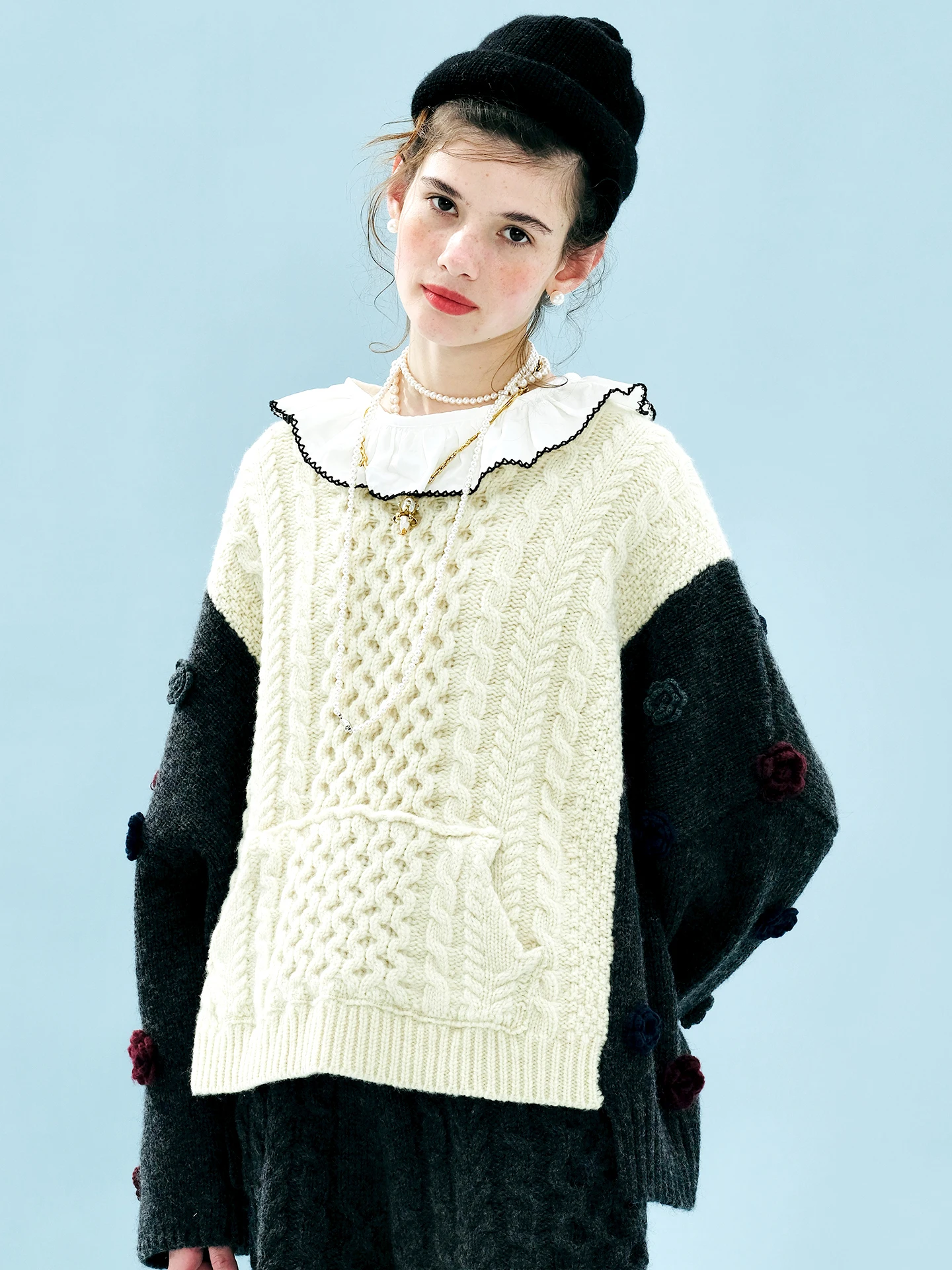 Цветной свитер с 3d цветами