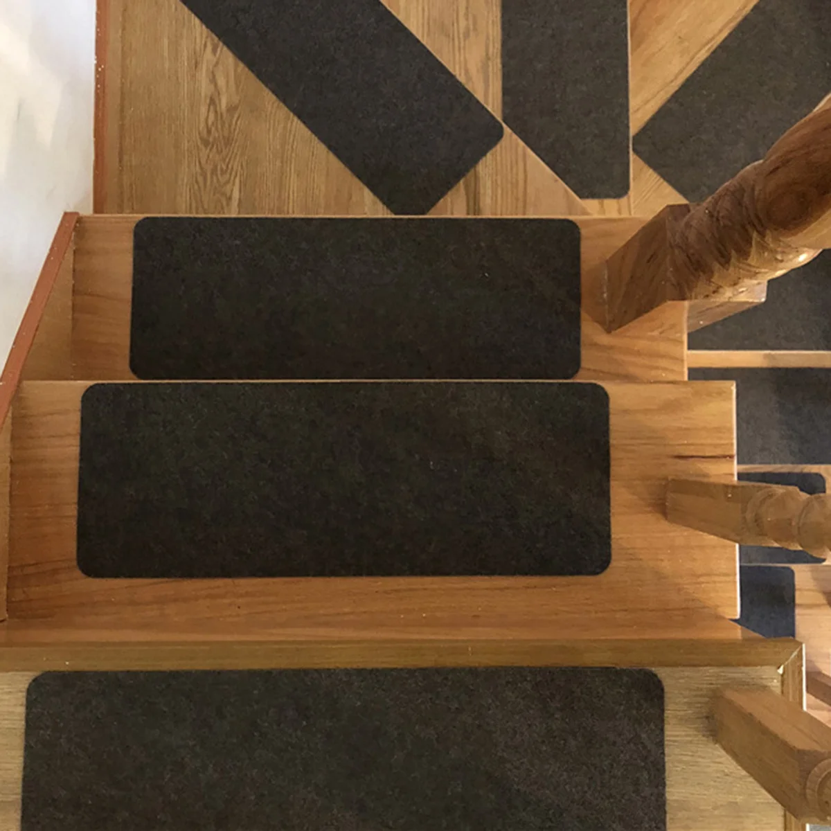 Противоскользящая наклейка на ступеньку - Фотография_6