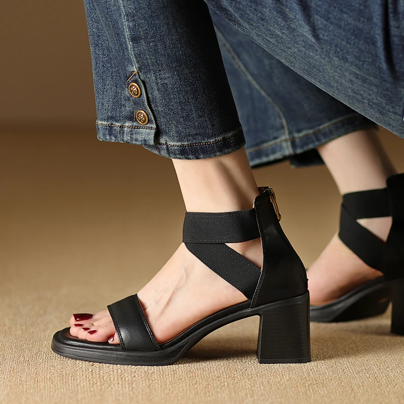 Минималистичные эластичные сандалии - Фотография_4