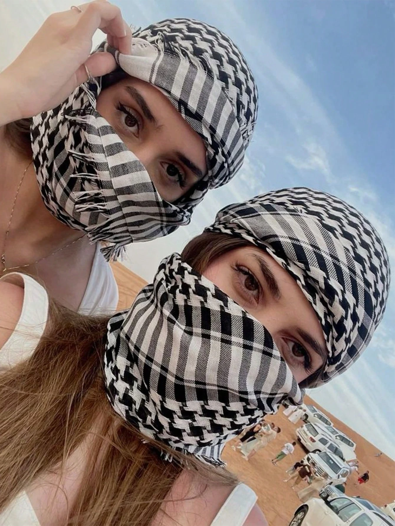 Квадратный платок в пустыне - Фотография_2