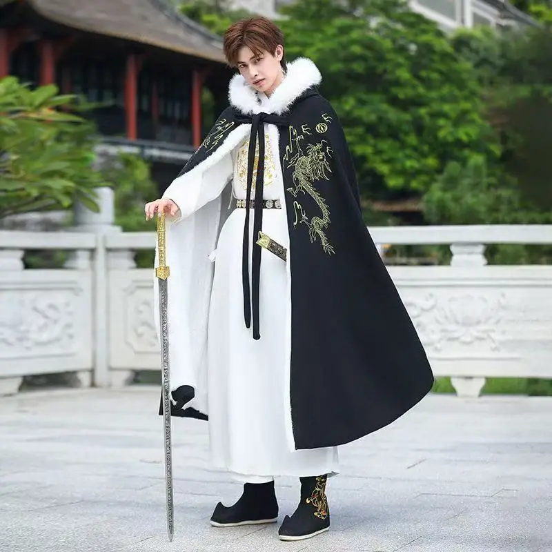 Счастливый красный зимний плащ для мужчин и женщин - Фотография_5