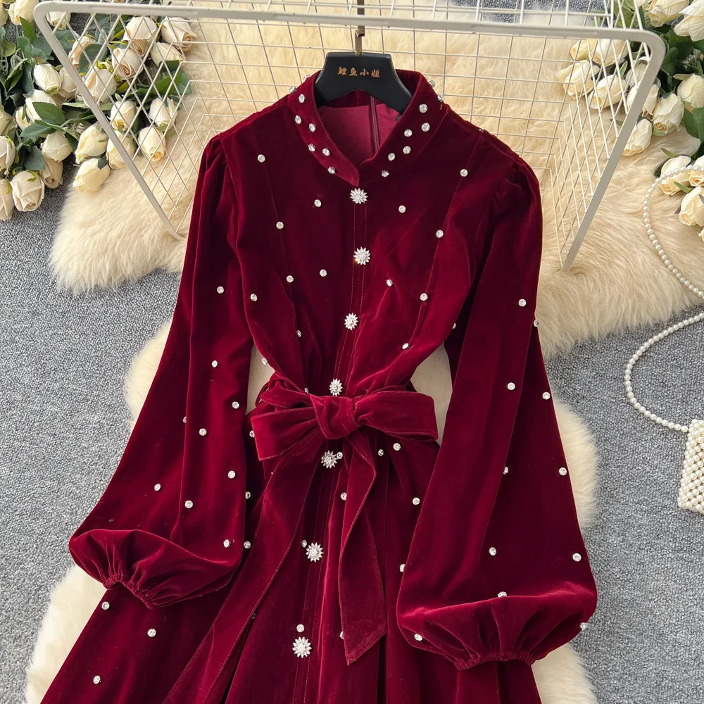 Женские платья на шнуровке со стразами - Фотография_5