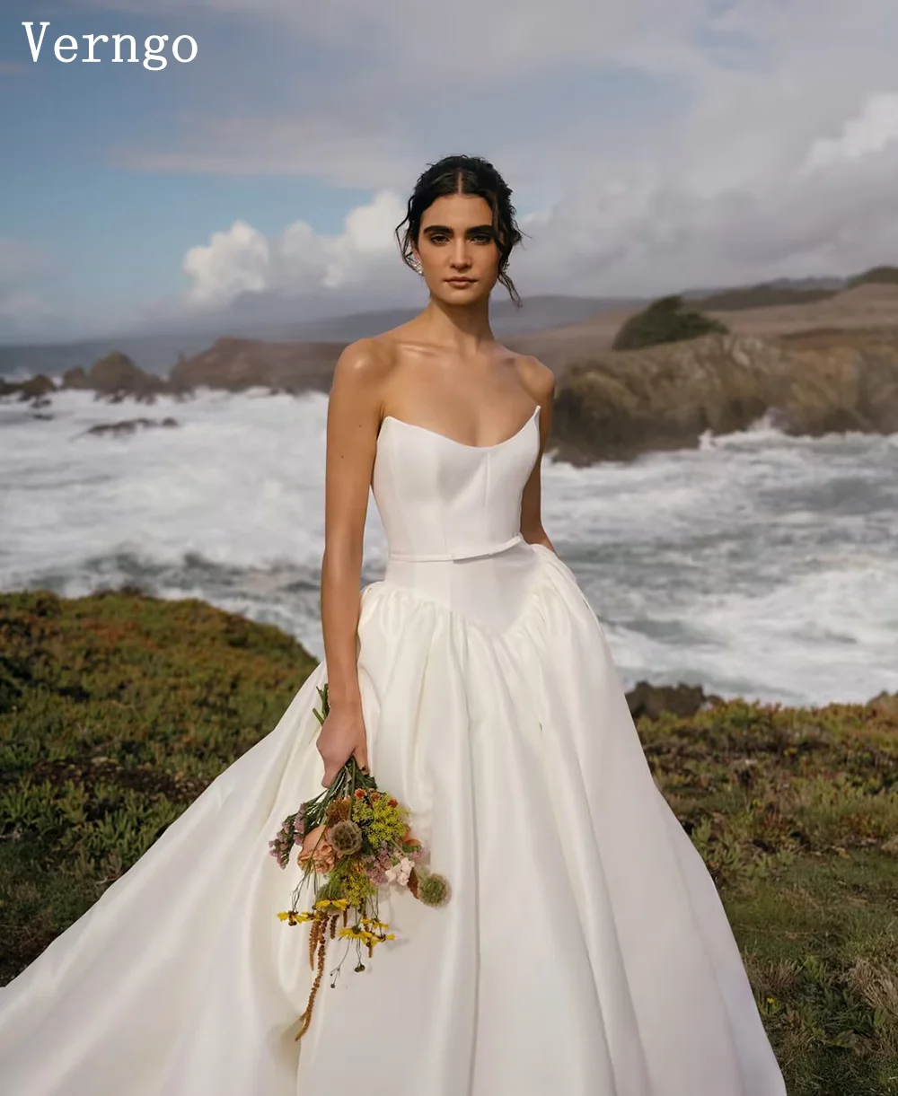 Платье свадебное атласное трапециевидное с сердечком - Фотография_3