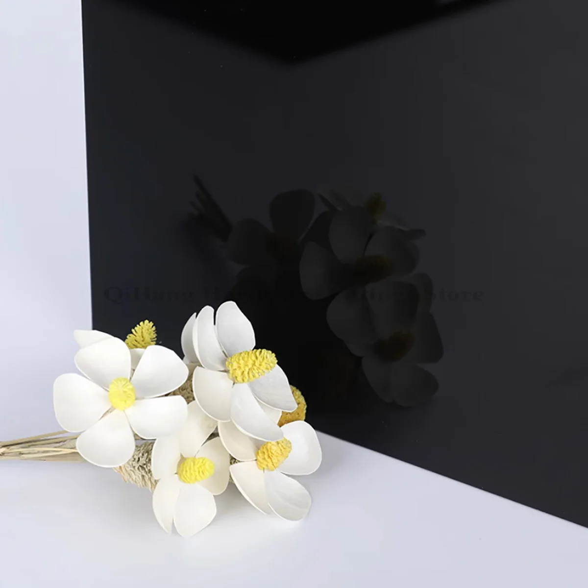 Черный глянцевый акриловый лист: светоотражающий фон/перегородка - Фотография_4