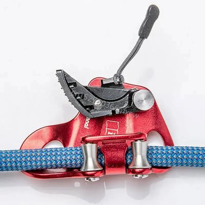 Профессиональное уличное оборудование для скалолазания на груди