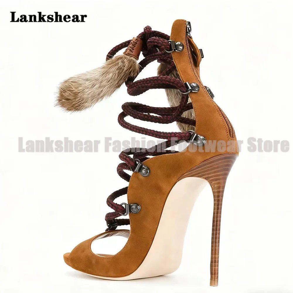 Сандалии-гладиаторы с плюшевыми шариками и перекрестной завязкой - Фотография_4