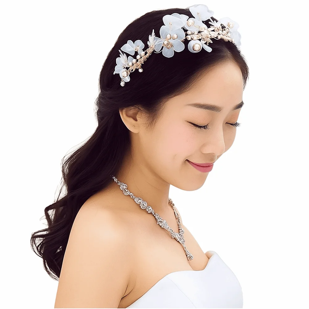 Изысканный белый головной убор невесты с цветочным лесом - Фотография_4