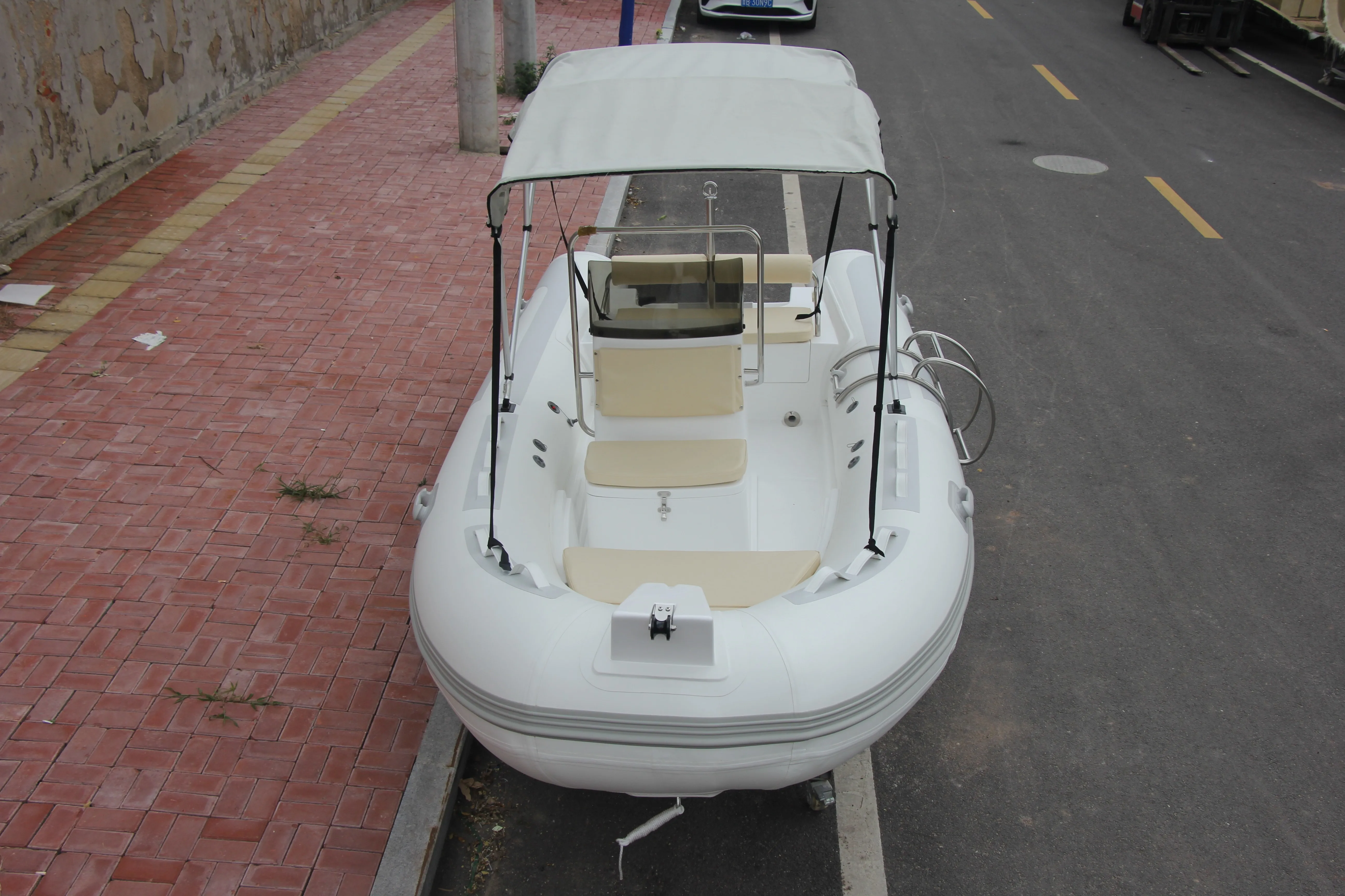 Сертифицированная ce лодка из стекловолокна с глубоким v-образным вырезом - Фотография_3