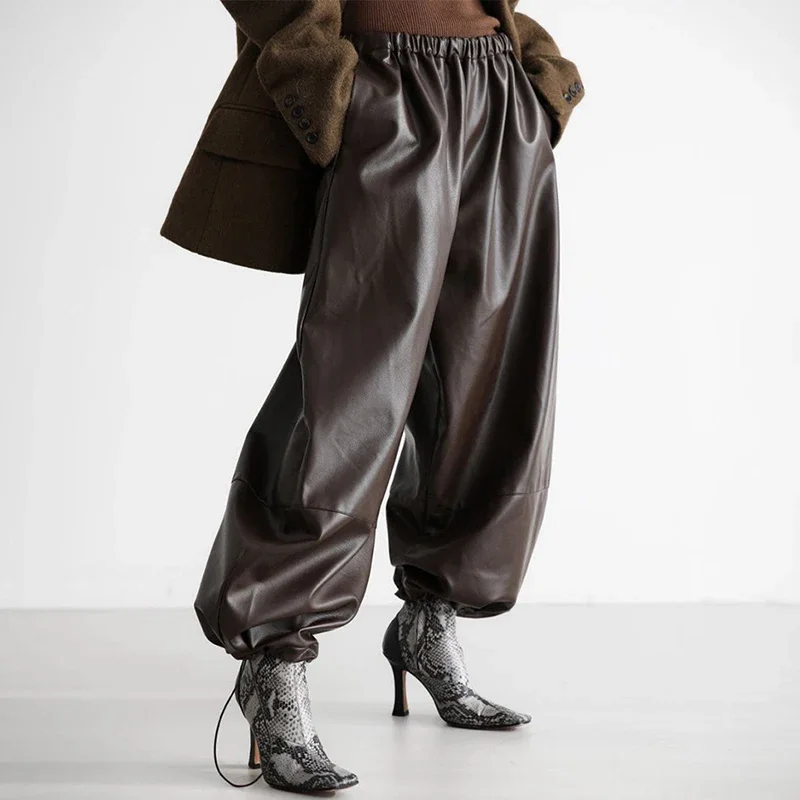 Свободные брюки-шаровары из искусственной кожи для женщин - Фотография_6