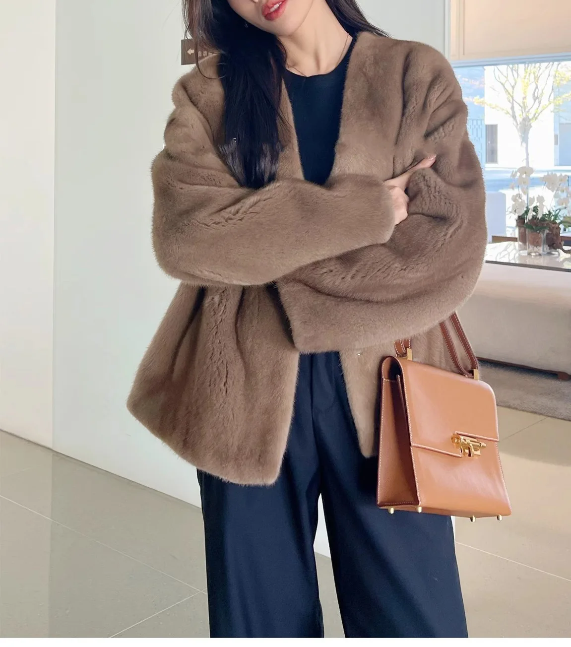 Женская модная куртка из меха норки с v-образным вырезом - Фотография_6