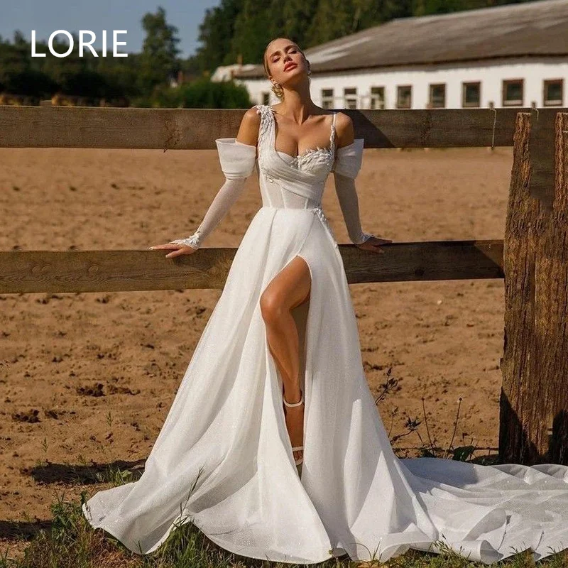 Lorie трапециевидной формы с 3d аппликациями и разрезом по бокам