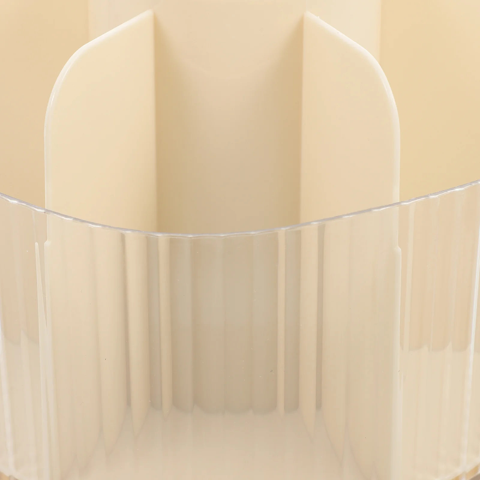 Вращающийся держатель для кистей для макияжа