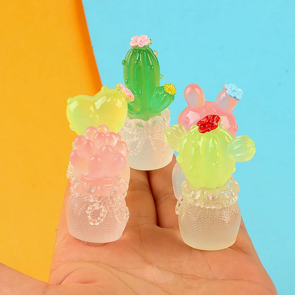 Мини-декоры из смолы кактуса