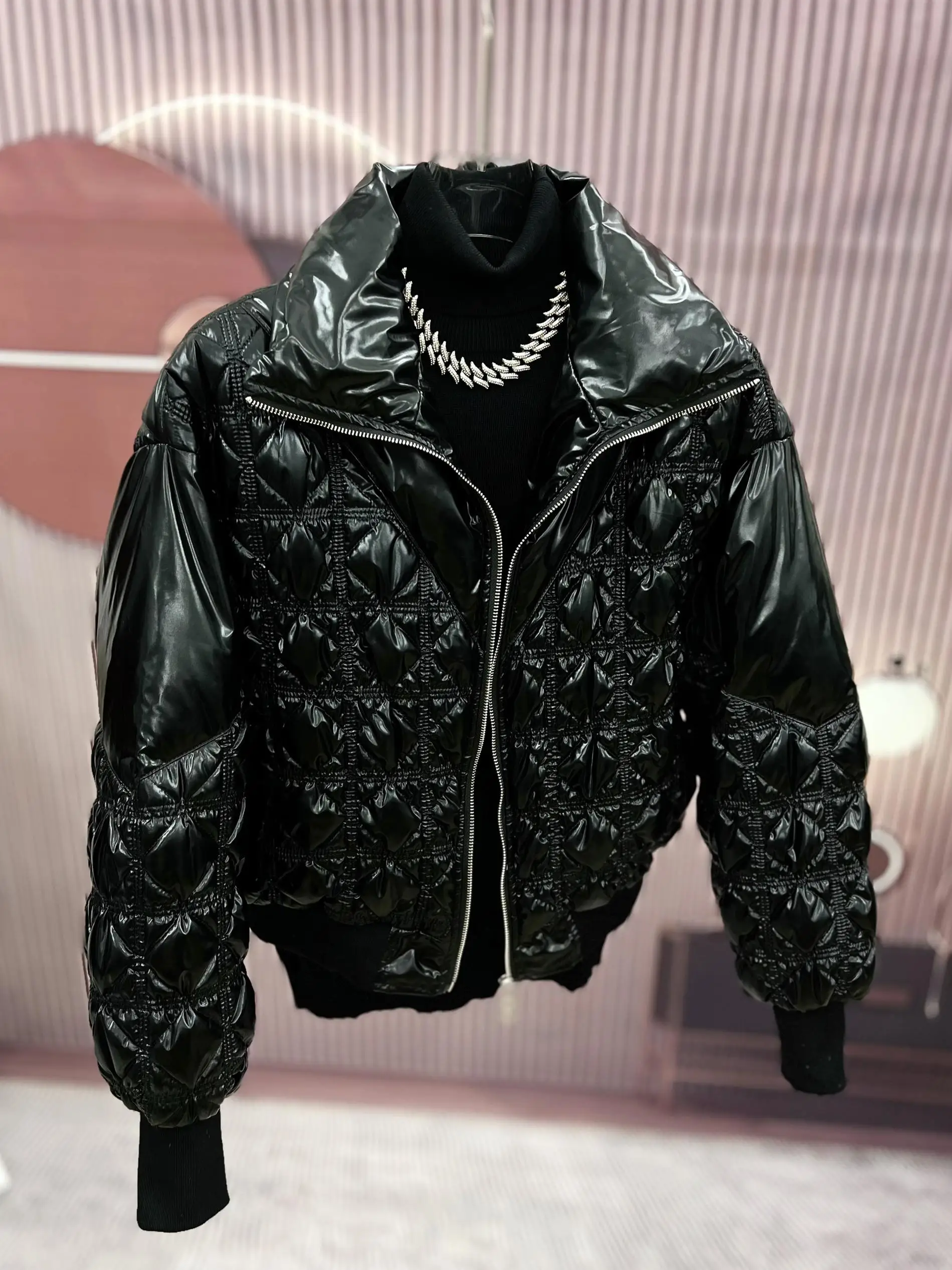 Сплошной цвет, глянцевые пуховики - Фотография_2