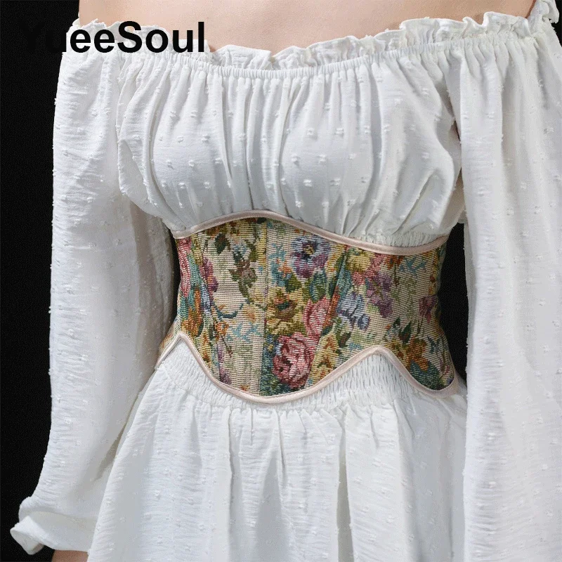 Женский корсет с цветочной вышивкой - Фотография_3