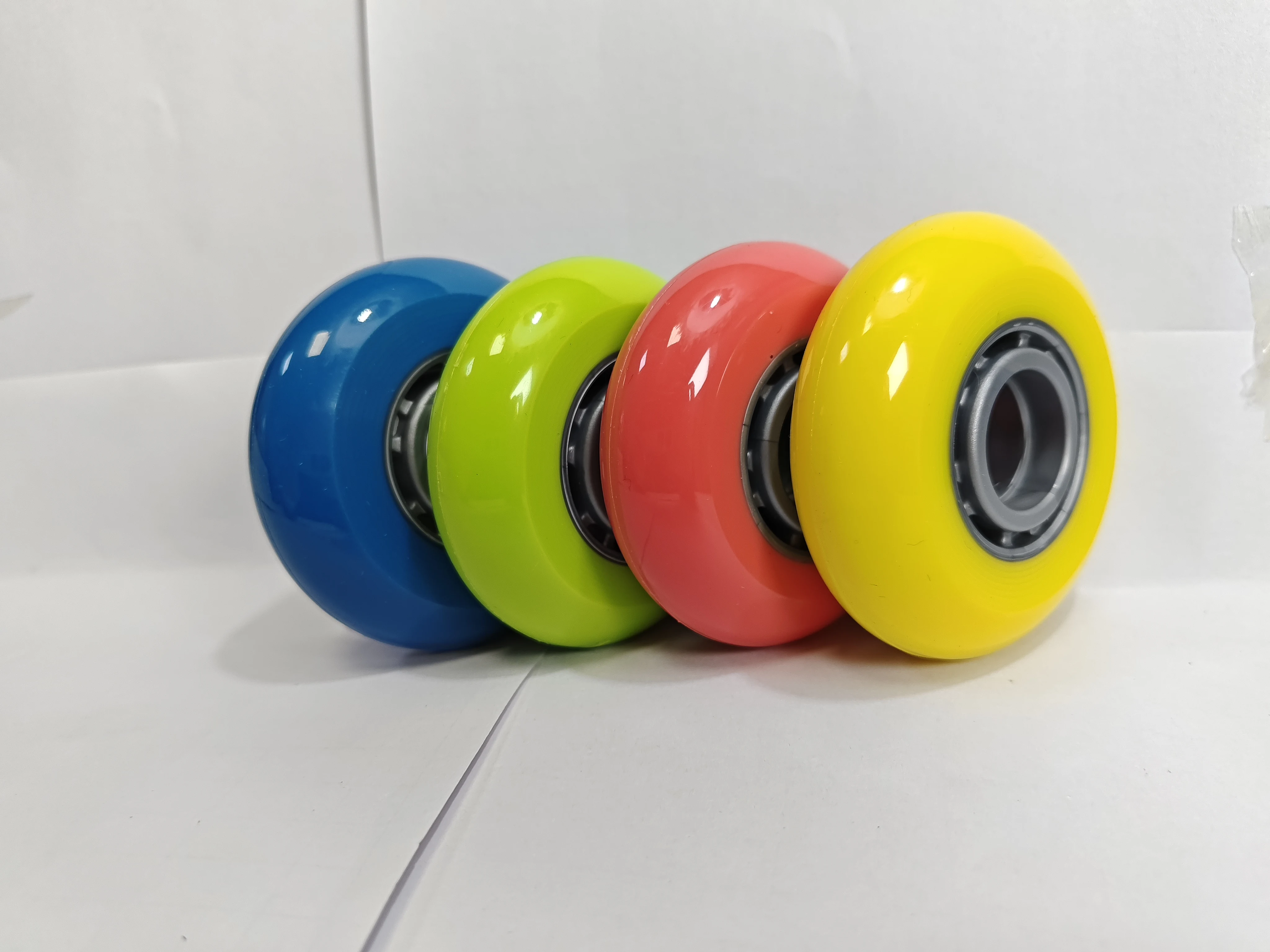 2 сменных колеса для роликовых коньков диаметром 72 мм с подшипниками - Фотография_2