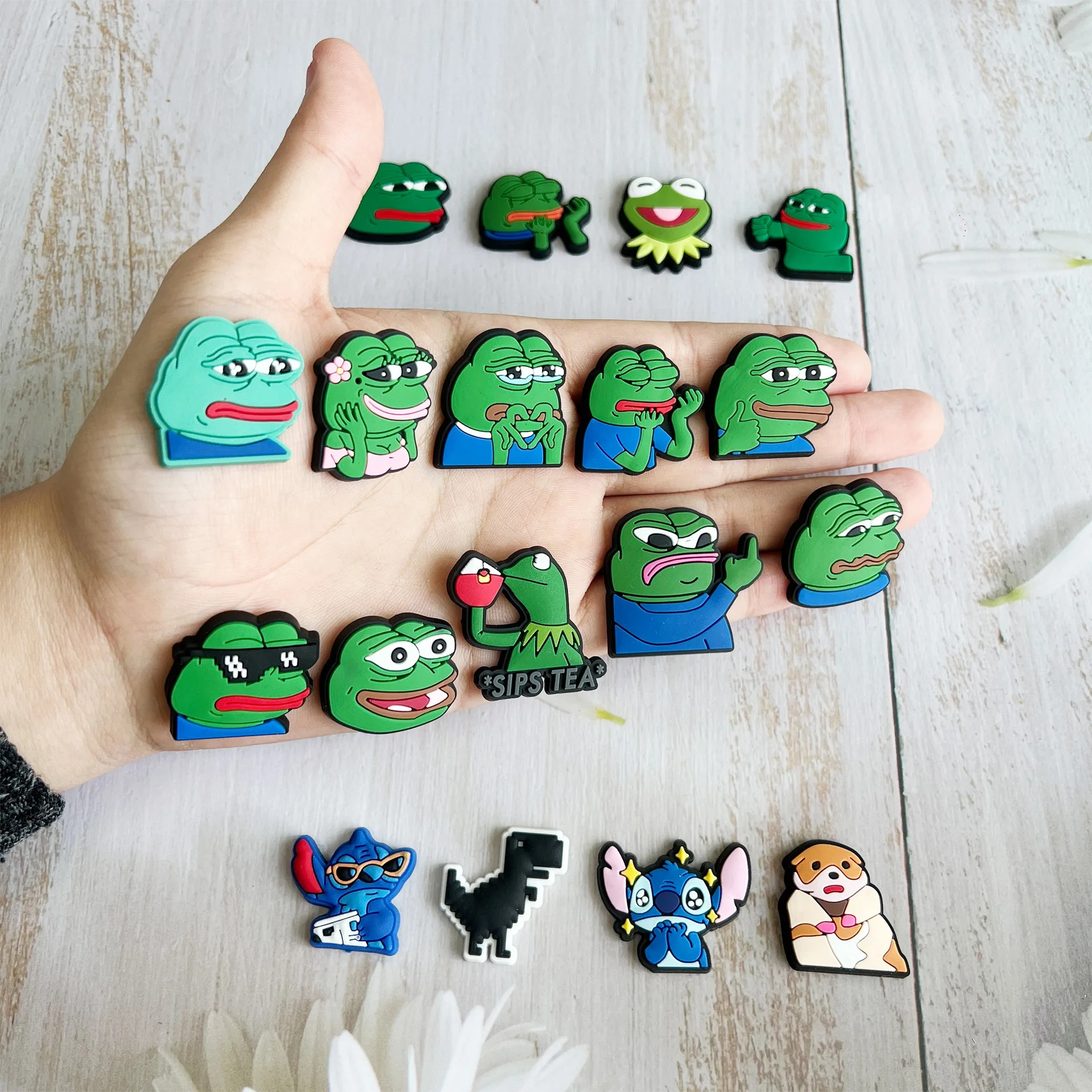 Сумная лягушка, подвески для обуви - Фотография_3