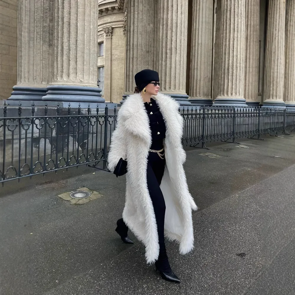 Модная пушистая теплая верхняя одежда - Фотография_6