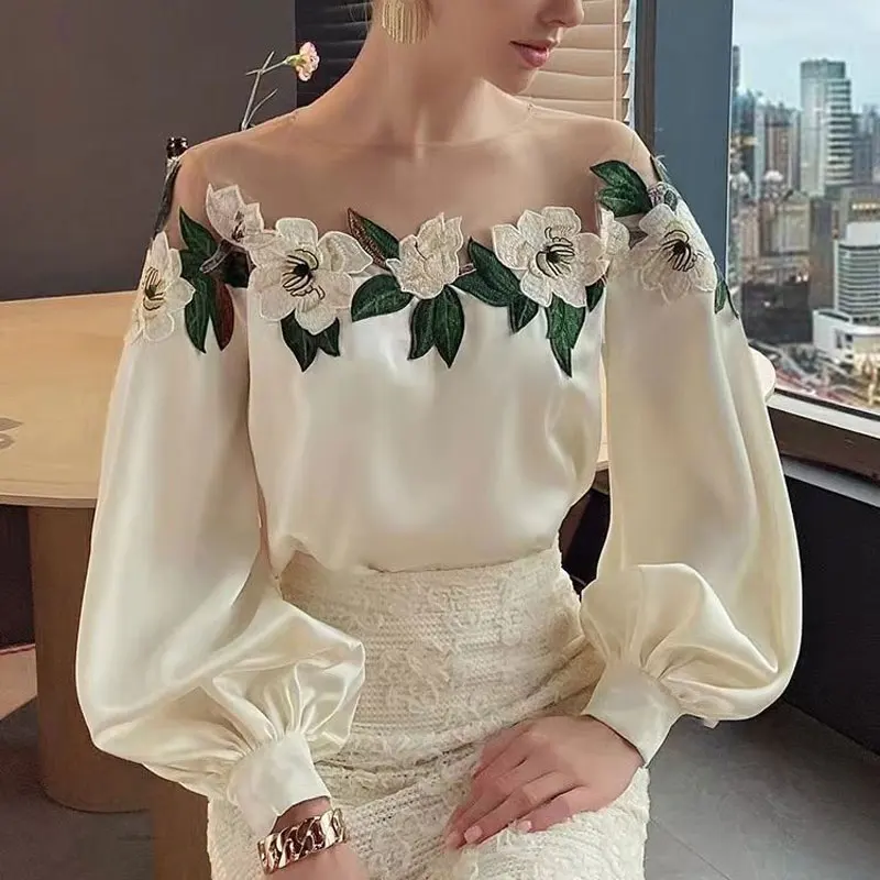 Женская ажурная блузка с круглым вырезом
