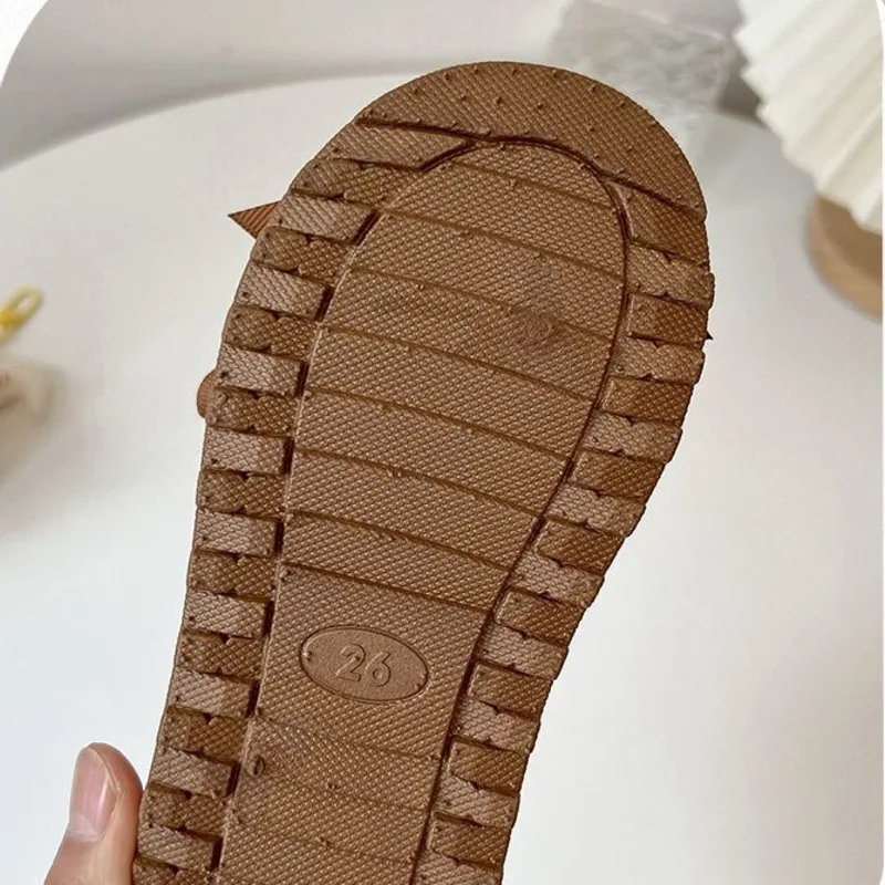 Милые зимние сапоги с помпоном для девочек - Фотография_6