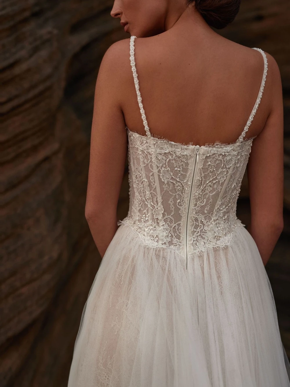 Элегантное прозрачное свадебное платье в стиле бохо - Фотография_2