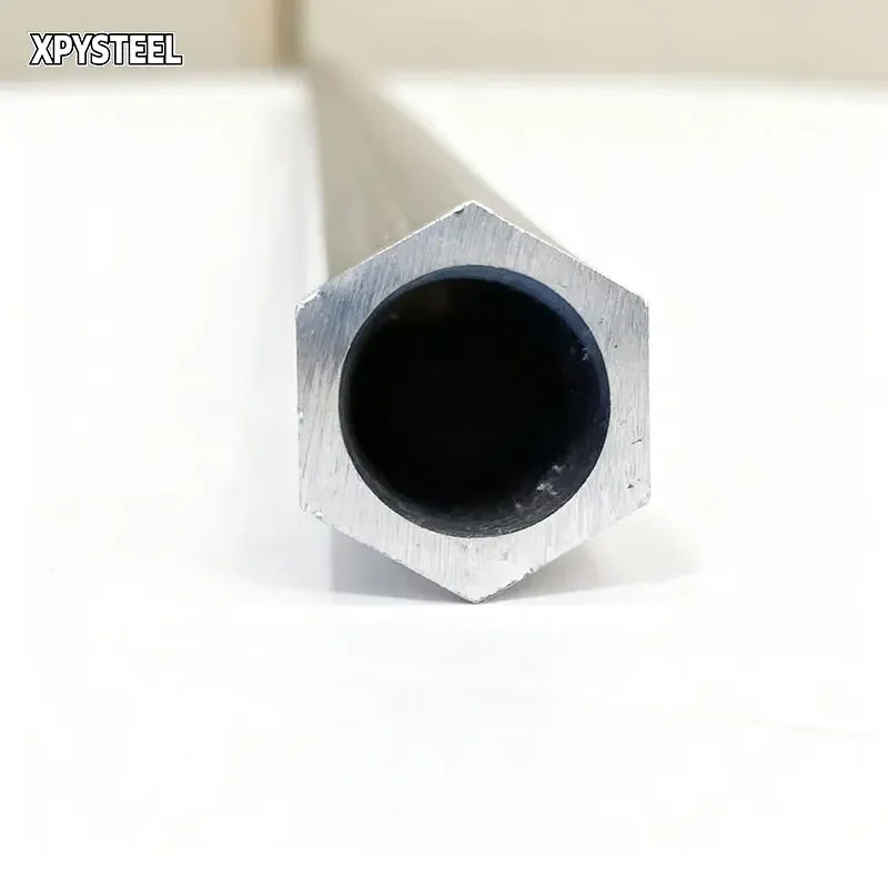 Шестиугольная внешняя круглая внутренняя