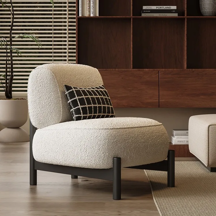 Кремовый антикварный диван для гостиной - Фотография_4