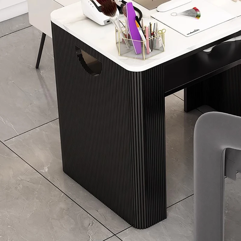 Минималистичный красивый стол для ногтей с пылесборником - Фотография_4