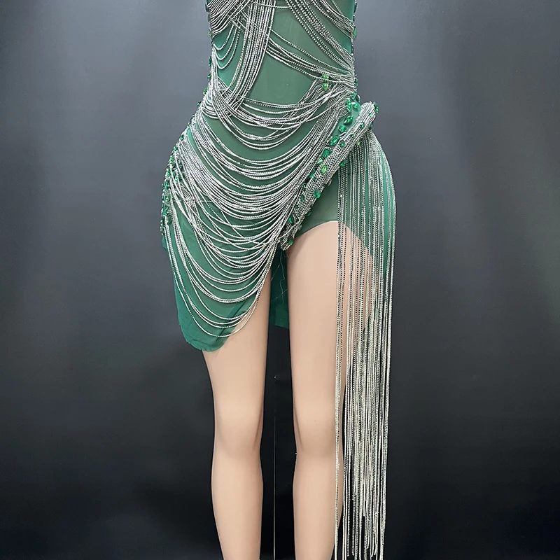 Сексуальное белое платье с глубоким v-образным вырезом и темпераментом - Фотография_5