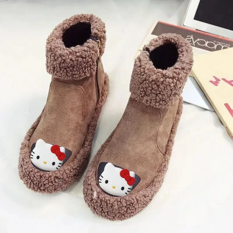 Женские ботинки на плоской подошве