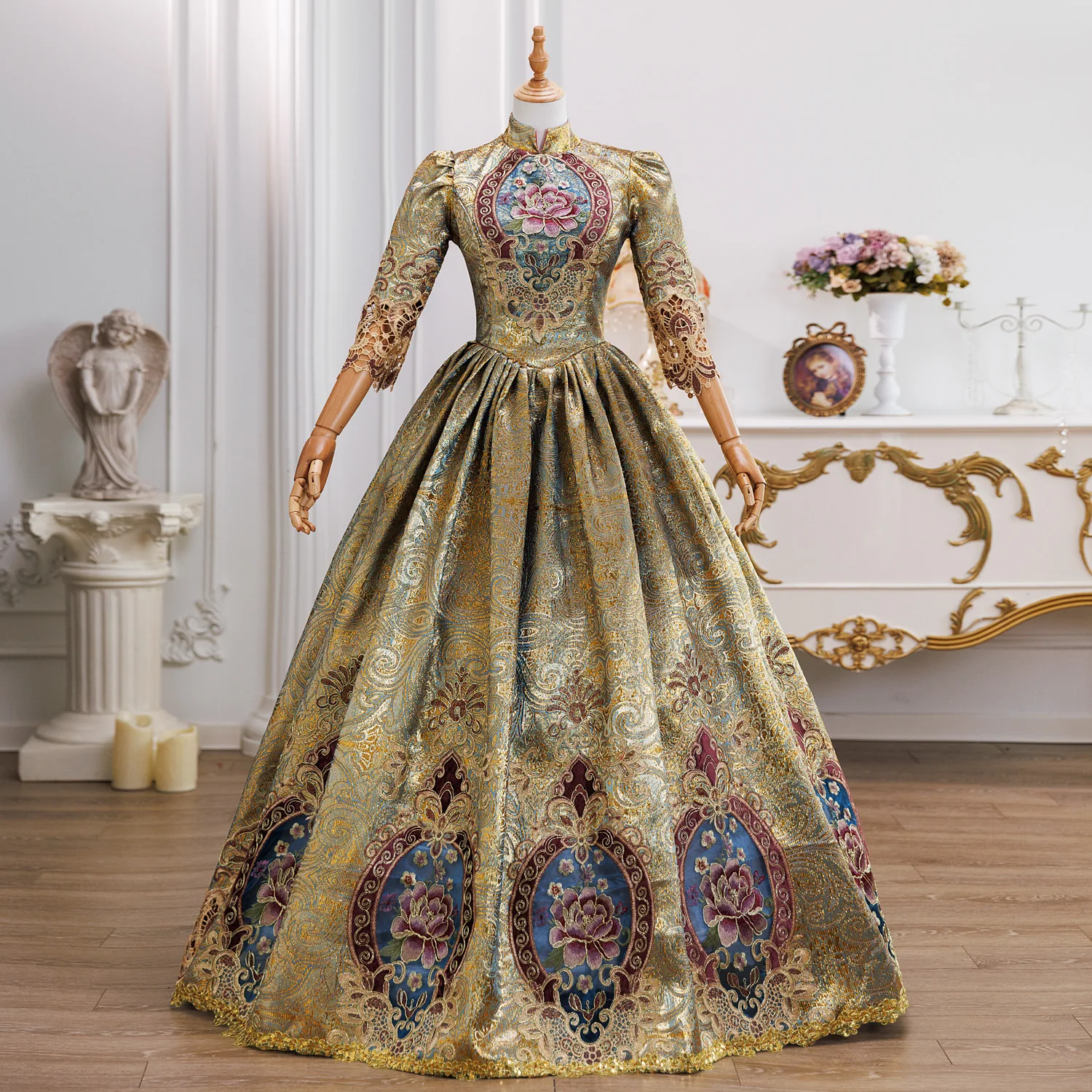 Элегантное атласное бальное платье с грузинским глазом