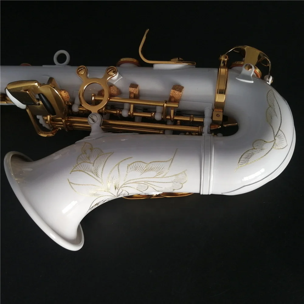 Изогнутый саксофон-сопрано белого - Фотография_2