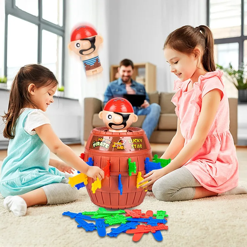 Веселая игрушка «пиратский бочонок» с набором мечей - Фотография_5