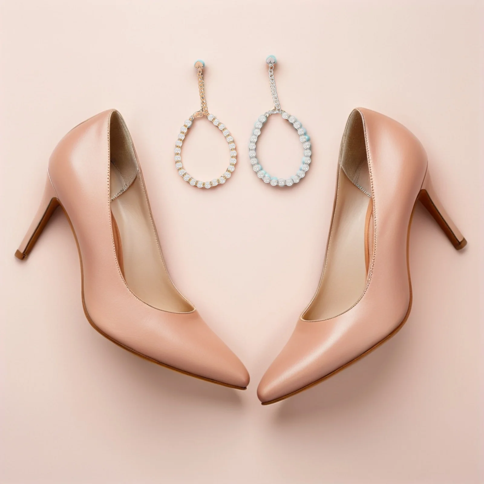 Ремешки на высоком каблуке с жемчужной цепочкой - Фотография_3