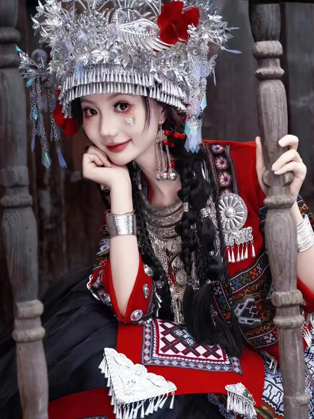 Женский костюм хмонг в национальном стиле - Фотография_5