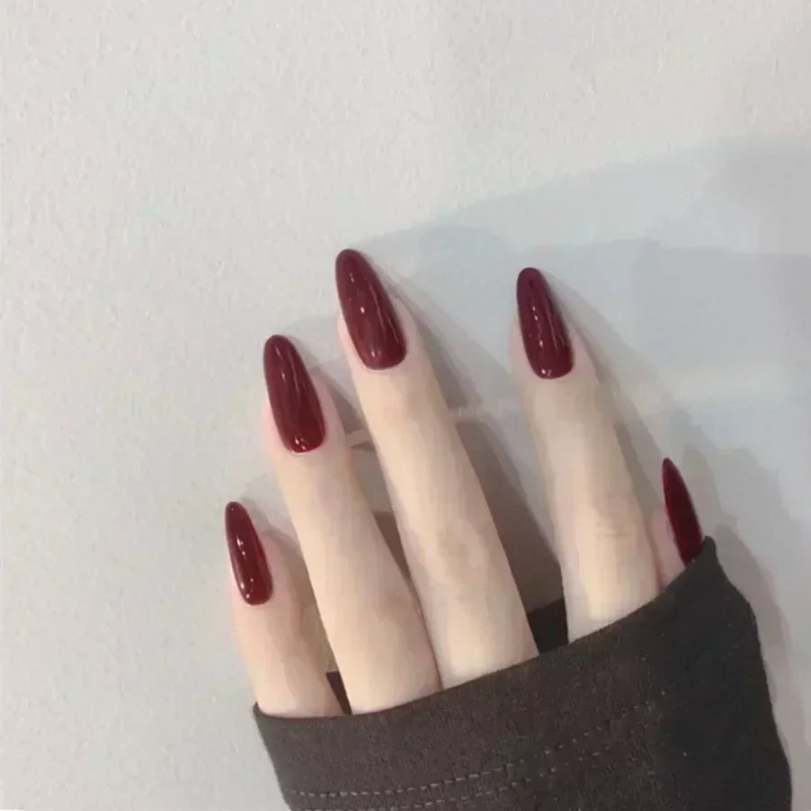 Длинные накладные ногти на шпильках с клеем