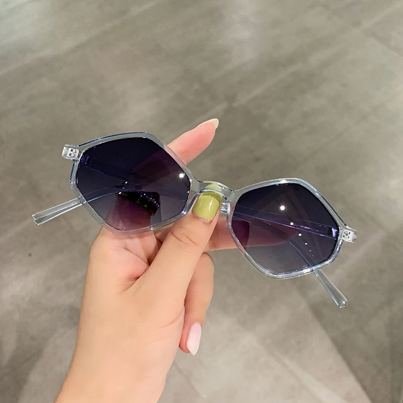 Женские солнцезащитные очки в форме - Фотография_4