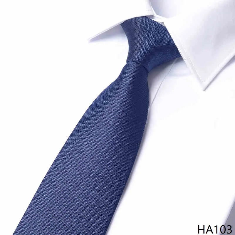 Высококачественный синий треугольный градиентный галстук - Фотография_3