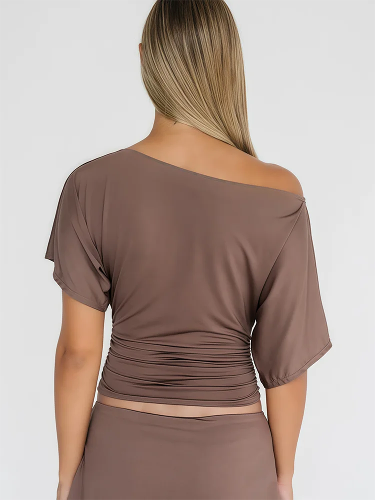 Absobe с открытыми плечами и рюшами - Фотография_5