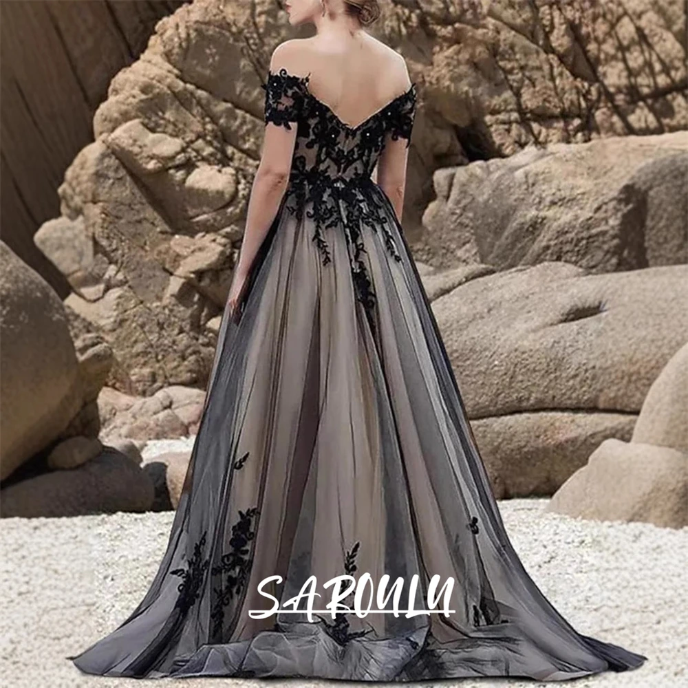 Готическое тюлевое платье невесты с кружевными аппликациями - Фотография_2