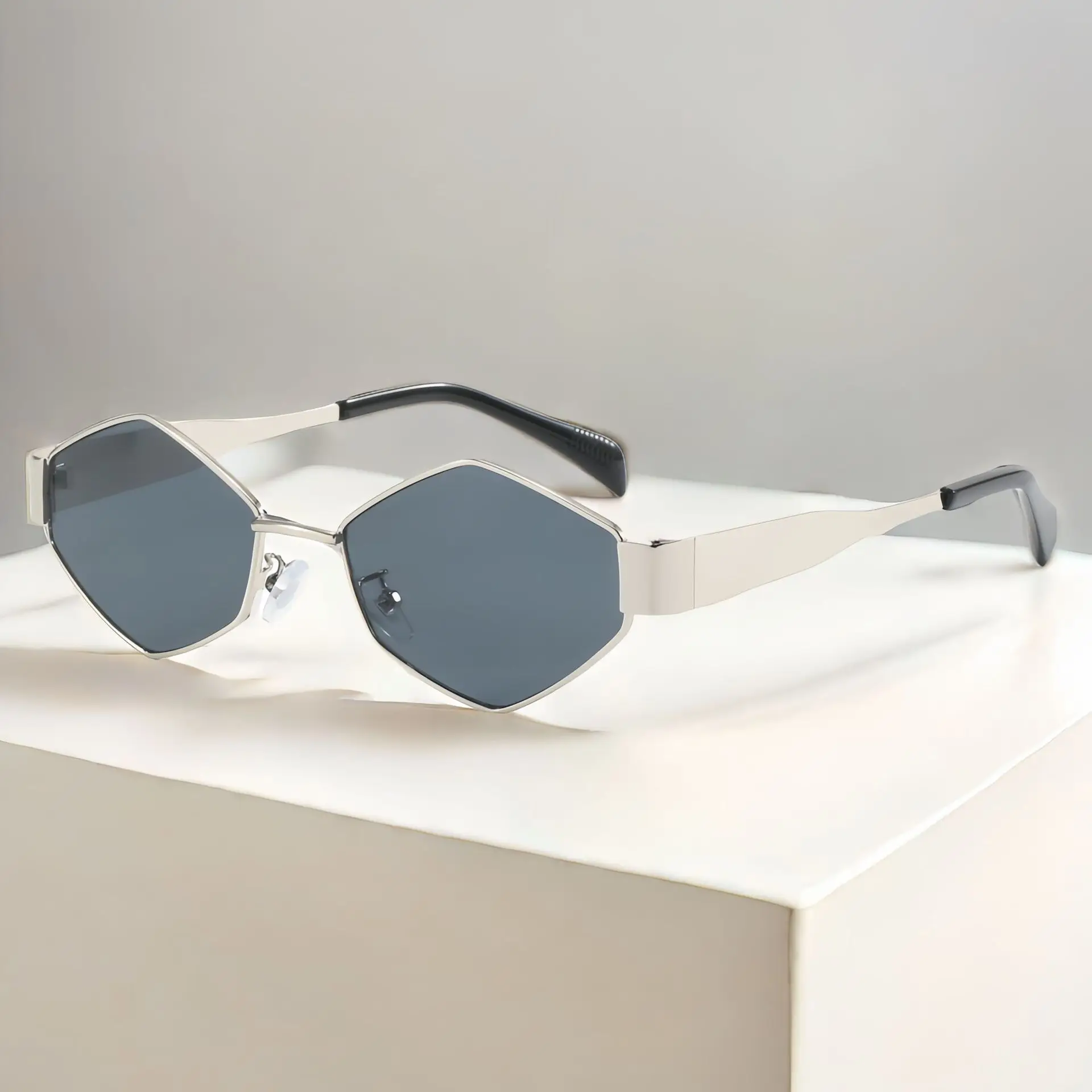 Vintage special-shaped sunglasses - Фотография_6