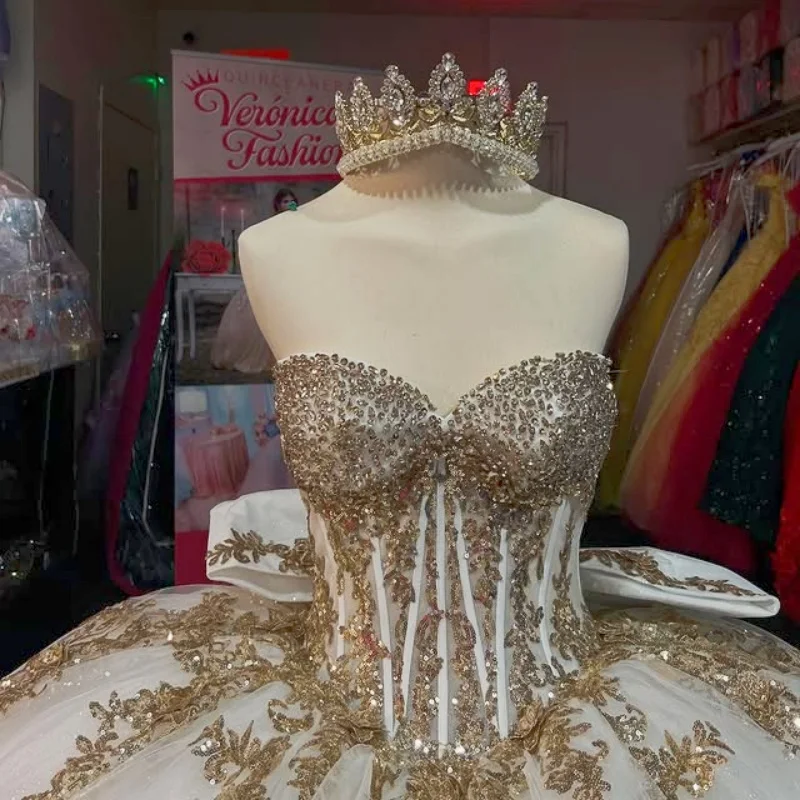 Белые платья quinceanera по индивидуальному заказу с открытыми плечами