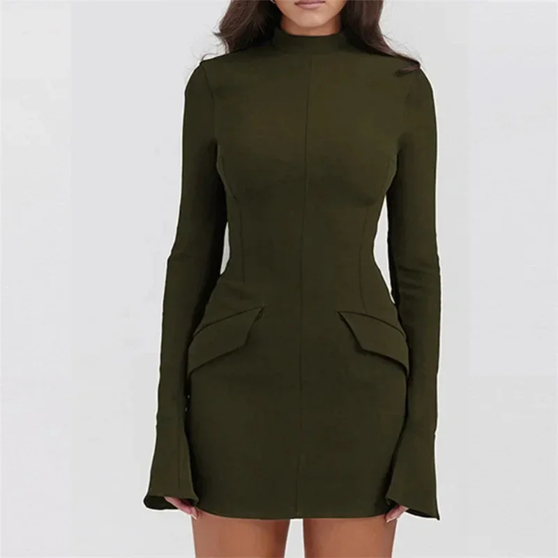 Женское однотонное облегающее платье с двумя карманами - Фотография_6