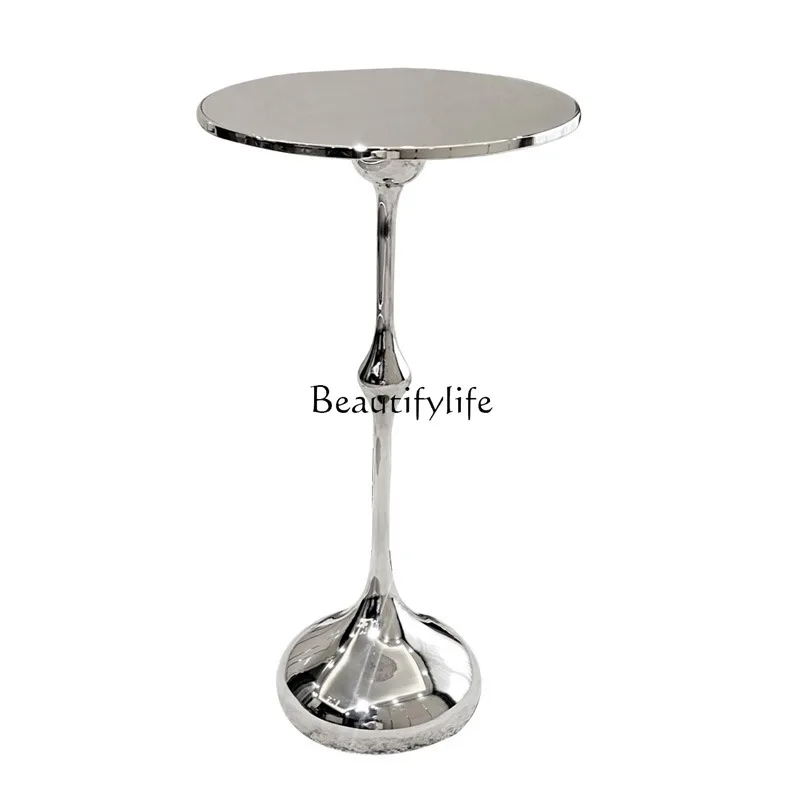 *итальянский минималистичный небольшой боковой уголок из нержавеющей стали